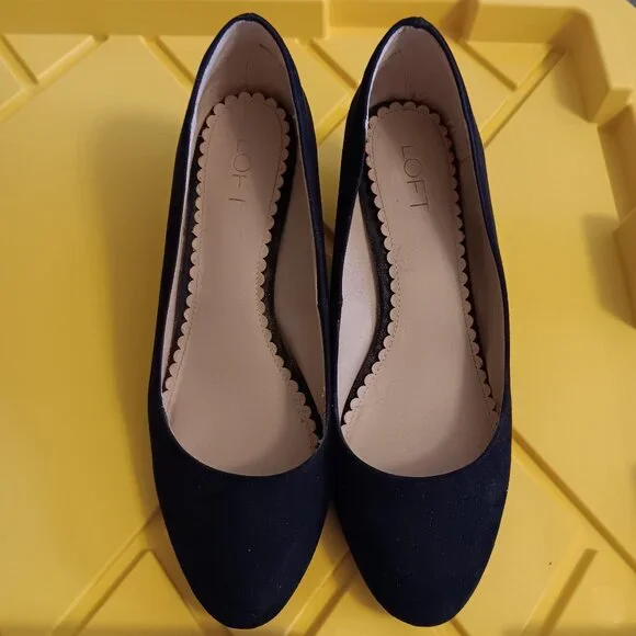 ❄️ LOFT Black Suede Wedge Heel Pumps Size 11 - Picture 2 of 9